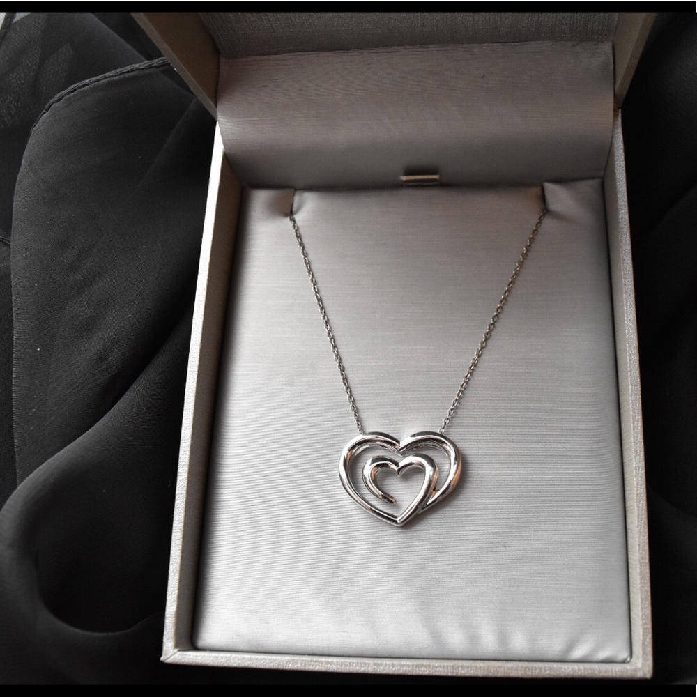 💗 V DAY SALE 💗ZALES Silver Heart Necklace